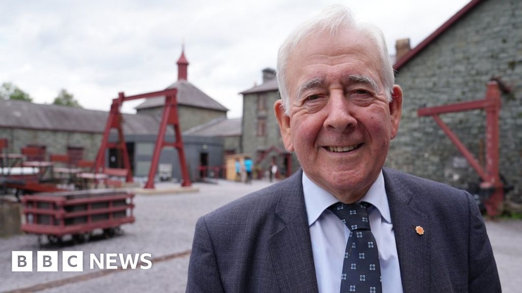 Dafydd Wigley: Welsh independence less likely if Scotland stays