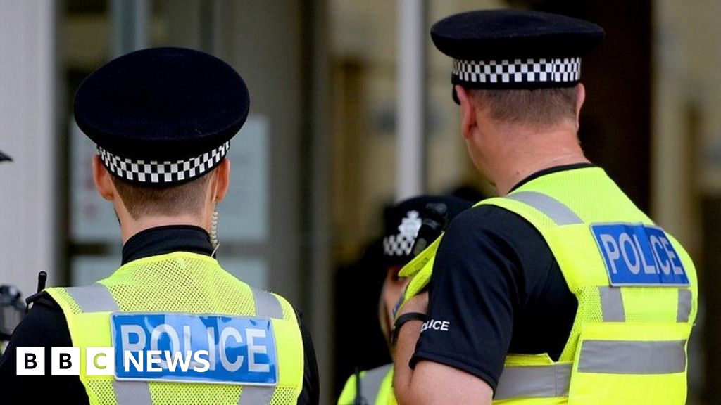 Home Secretary should reform failing police forces – think tank