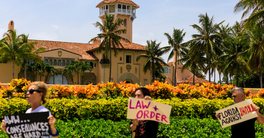 Affidavit in Support of Warrant for Mar-a-Lago Search Will Not Be Made Public for Now