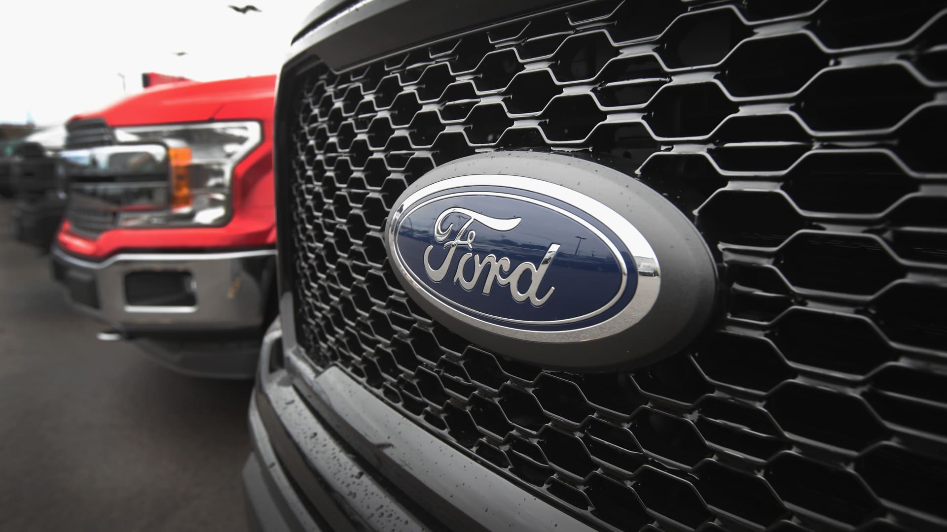 Ford’s supply chain problems include blue oval badges for F-Series pickups