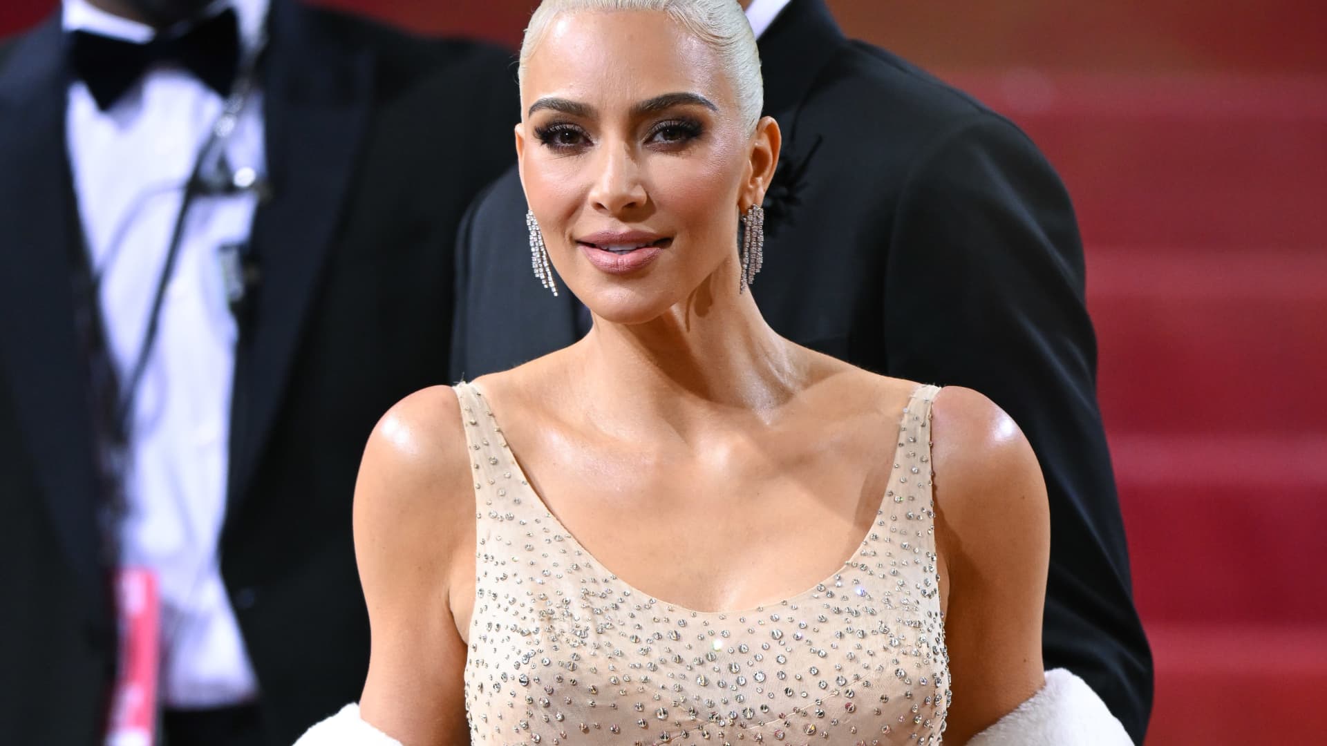 Kim Kardashian settles SEC charges over Instagram EthereumMax crypto promo