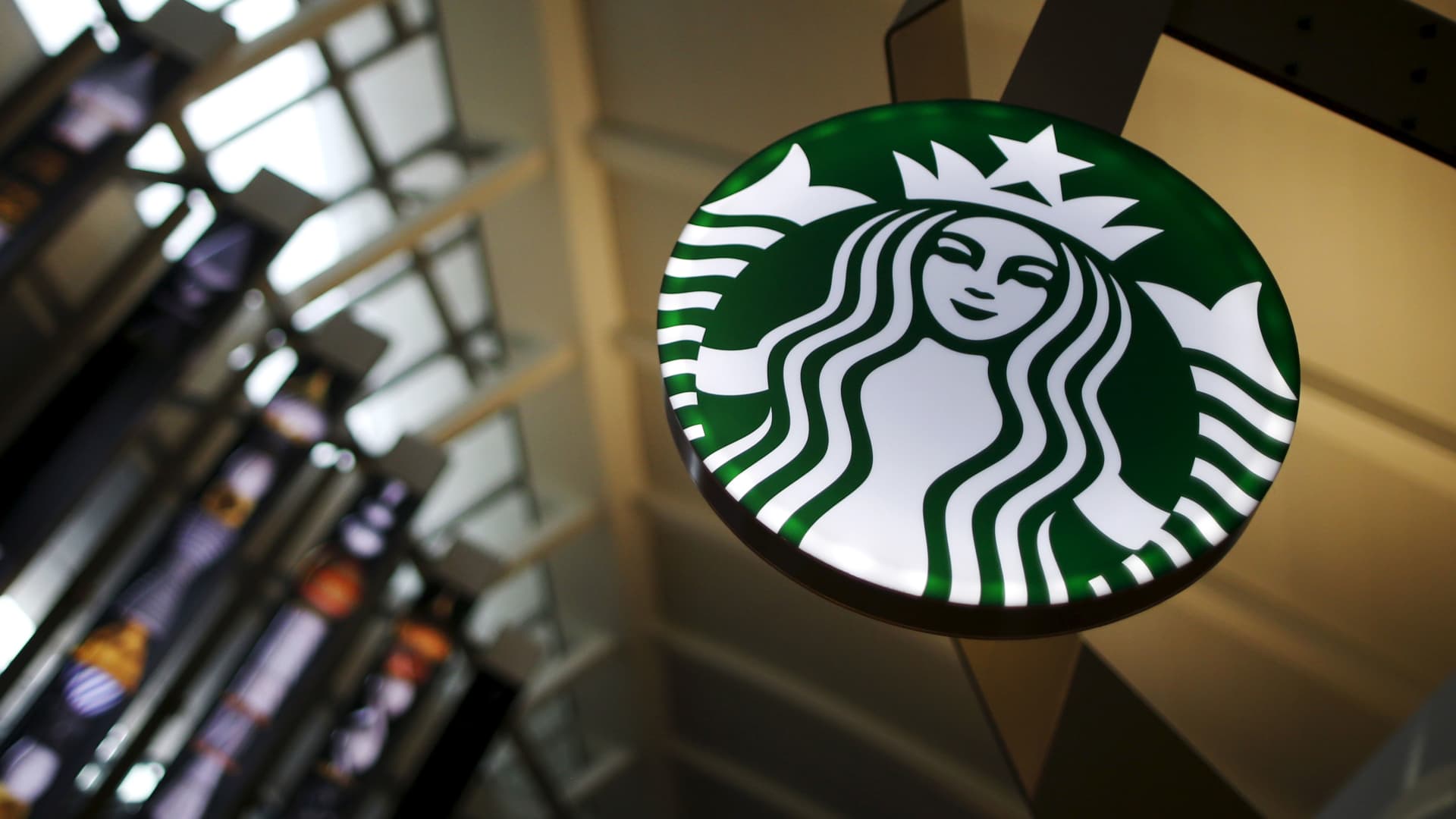 Delta, Starbucks link loyalty programs in bid for repeat customers