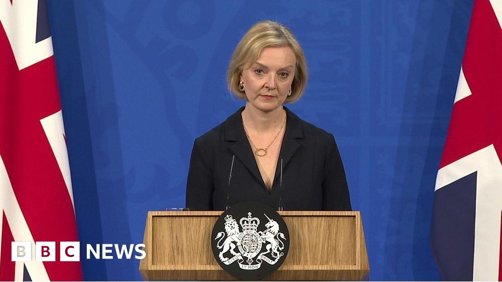 PM confirms Hunt as new chancellor