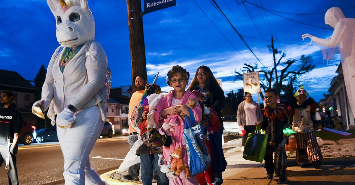 Tainted candy won’t hurt your kids on Halloween. Cars will.