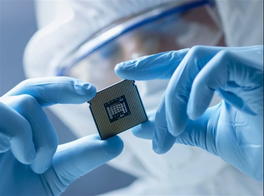 US chip-equipment suppliers pulling staff out from China’s leading memory-chip maker
