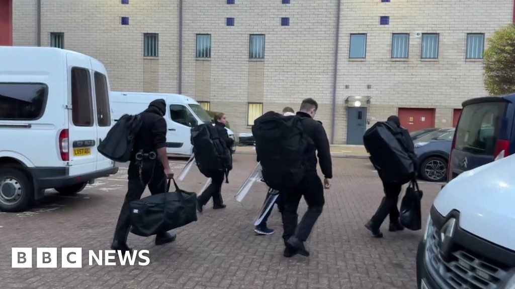 Robert Jenrick: 'Unacceptable' violence at Harmondsworth centre