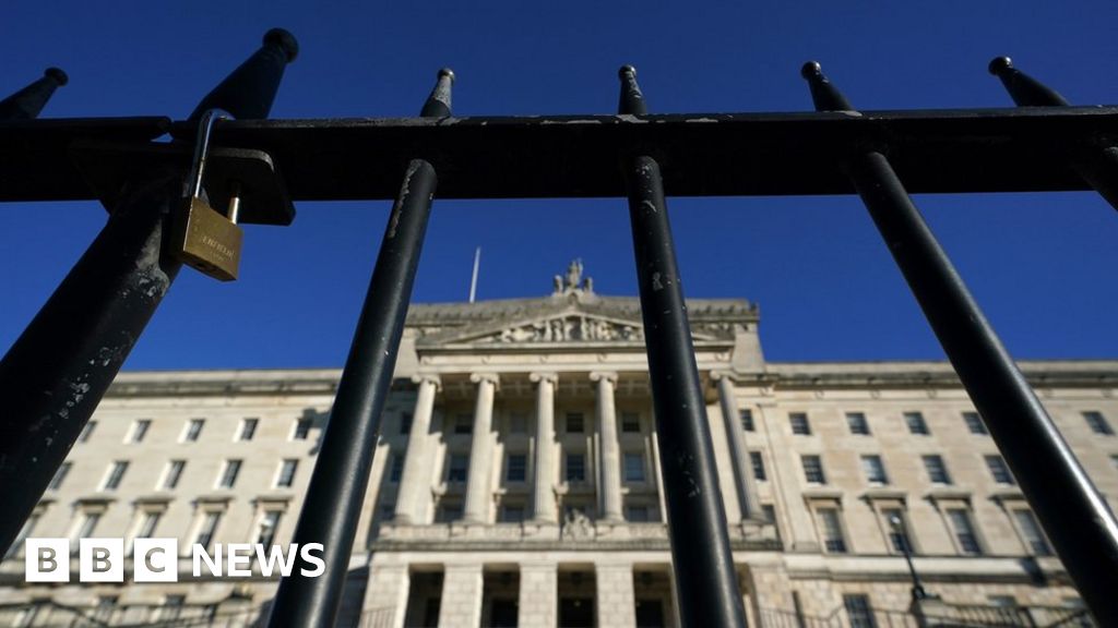 Stormont election: NI secretary set to extend deadline