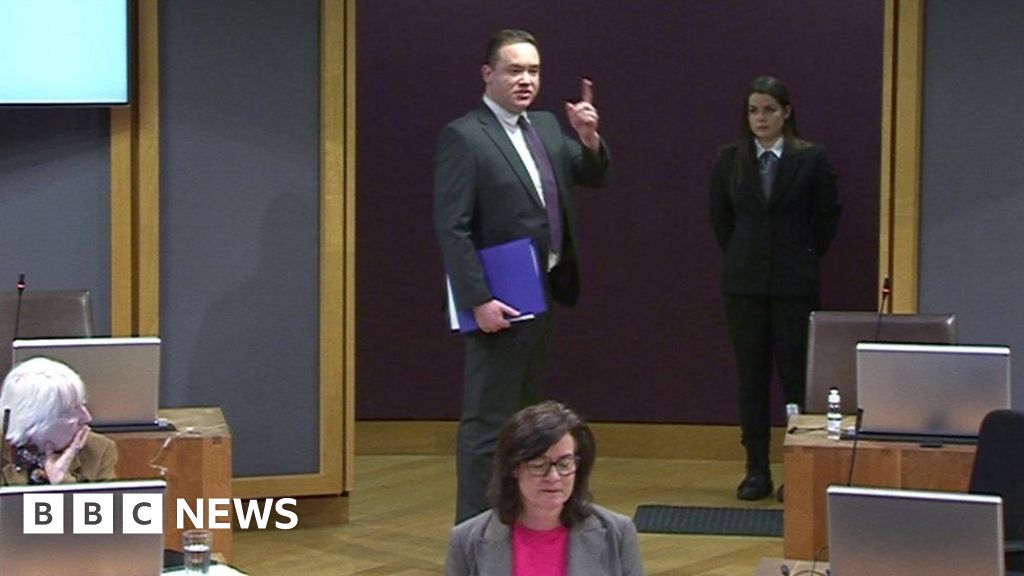 Conservative Gareth Davies apologises for storming out of Senedd