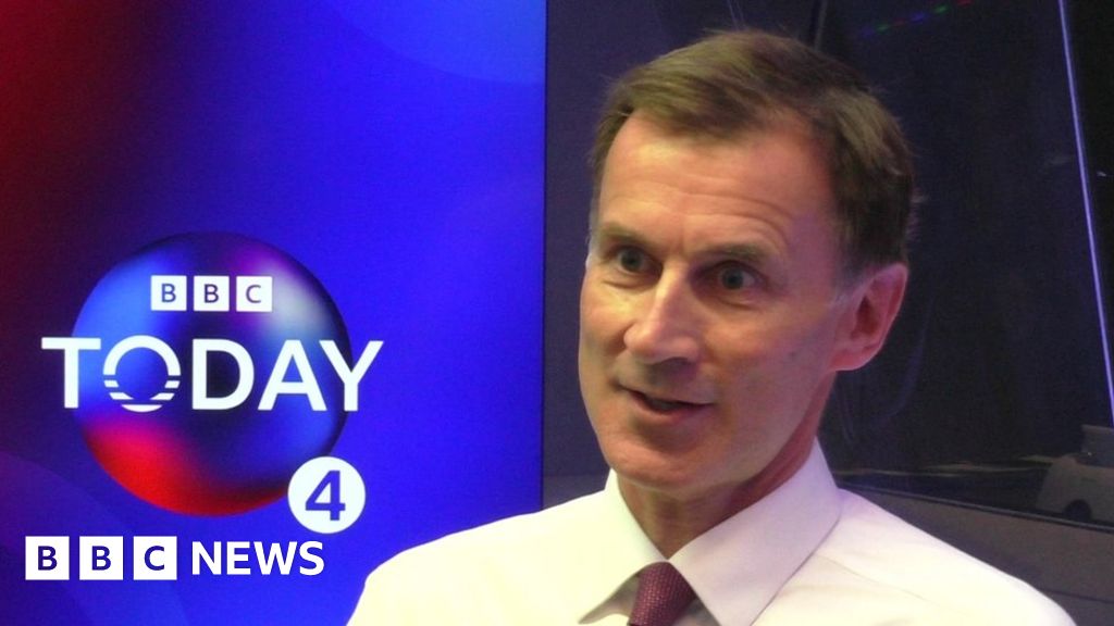 Autumn Statement: Jeremy Hunt defends 'squeezed middle' tax rises