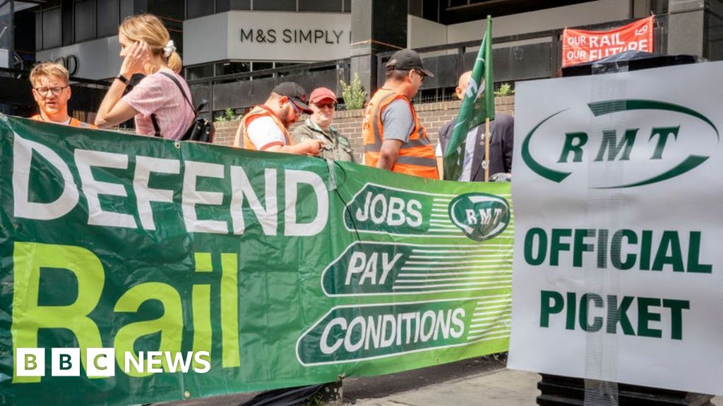 Train strikes: Minister hopes Christmas walkouts can be stopped