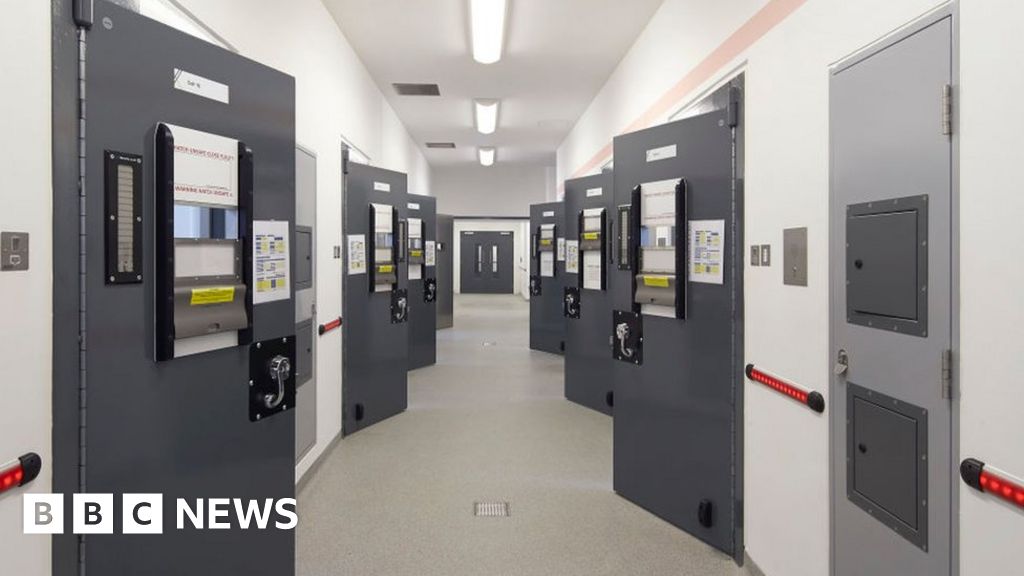 Prisoners could be held in police cells to cut overcrowding
