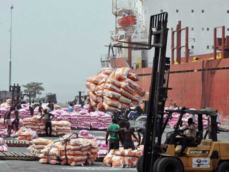 Importers, exporters warn of looming food shortages over withdrawal of FX support