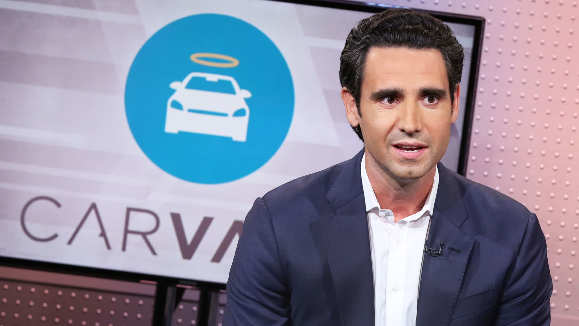 Carvana shares tank as bankruptcy concerns grow for used car retailer