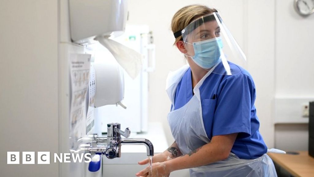 Does the average nurse earn £34,000 a year?