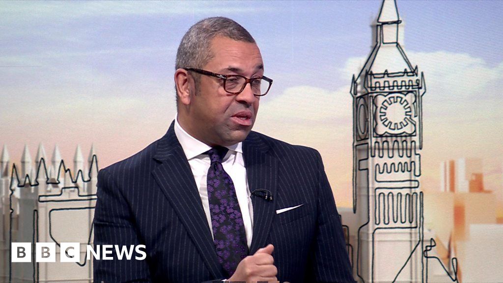 NHS pay talks ‘between union and employer’