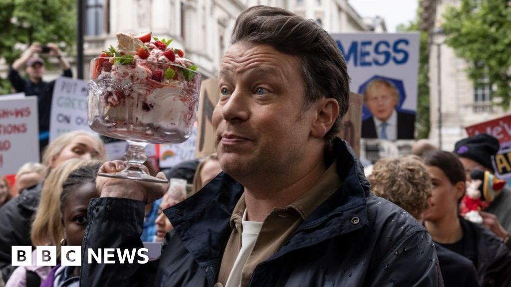 Jamie Oliver: Sugar tax could fund school meals