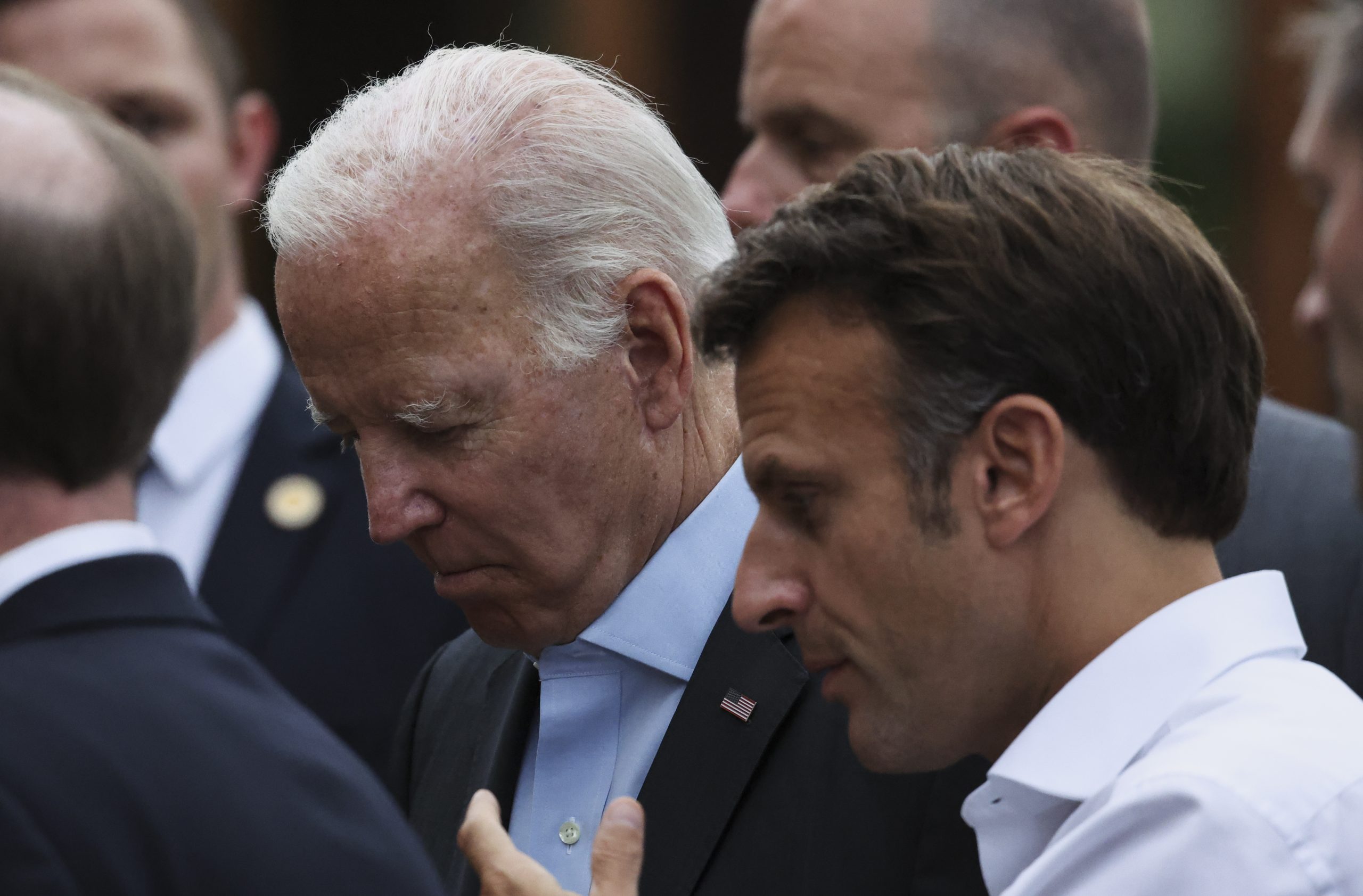 Biden enters a new type of tango with Paris