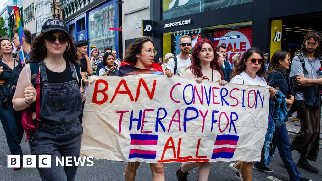 UK conversion therapy ban to include trans people