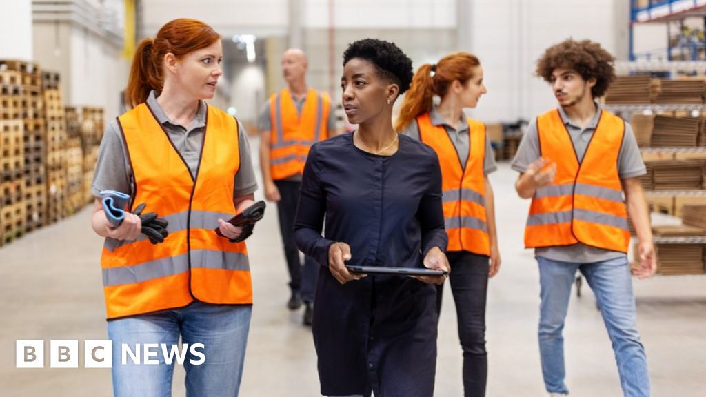 Pay rises at fastest pace for over 20 years, but below inflation
