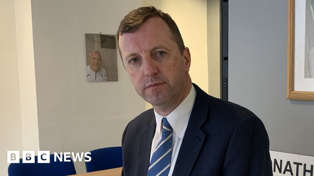 Jonathan Edwards: Wife assault caution MP may run as independent
