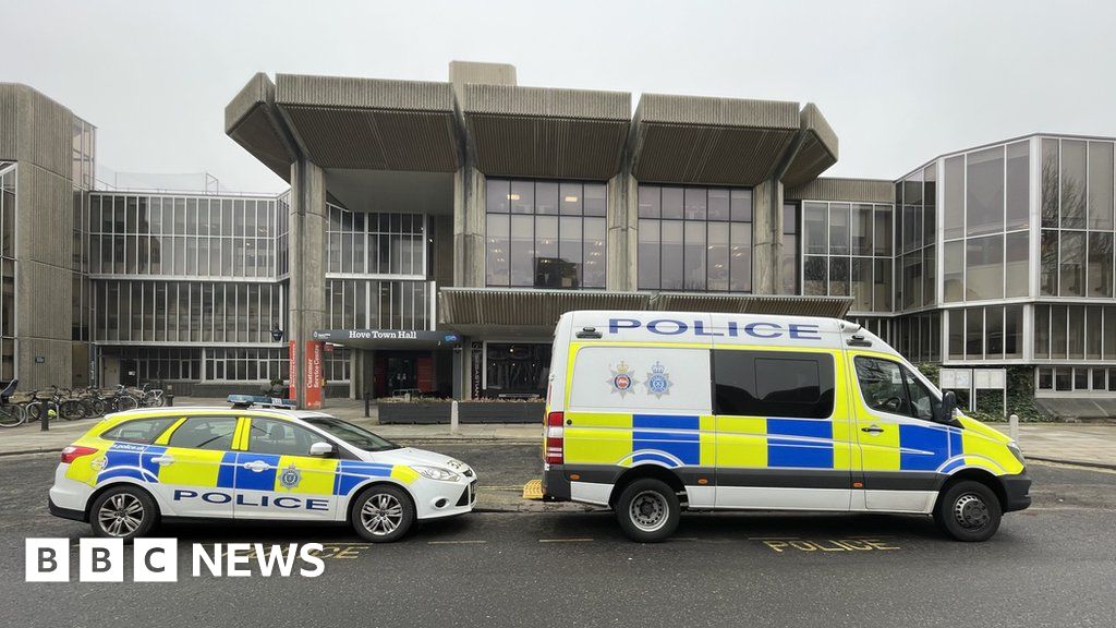 Hove: Three young asylum-seekers missing from hotel arrested