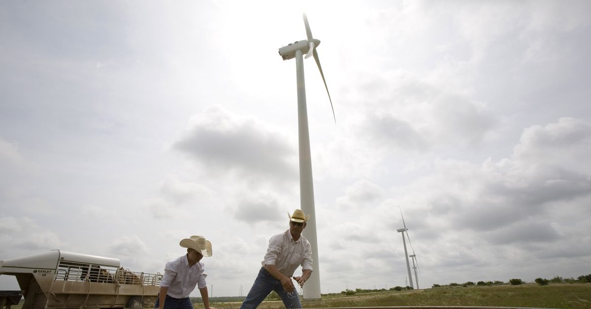 Renewables are growing on the Texas power grid. Republicans want more natural gas.