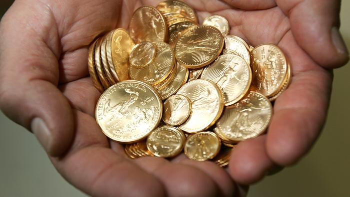 Gold Prices Turn Lower as US Economic Data Weakens Case for Fed Pause