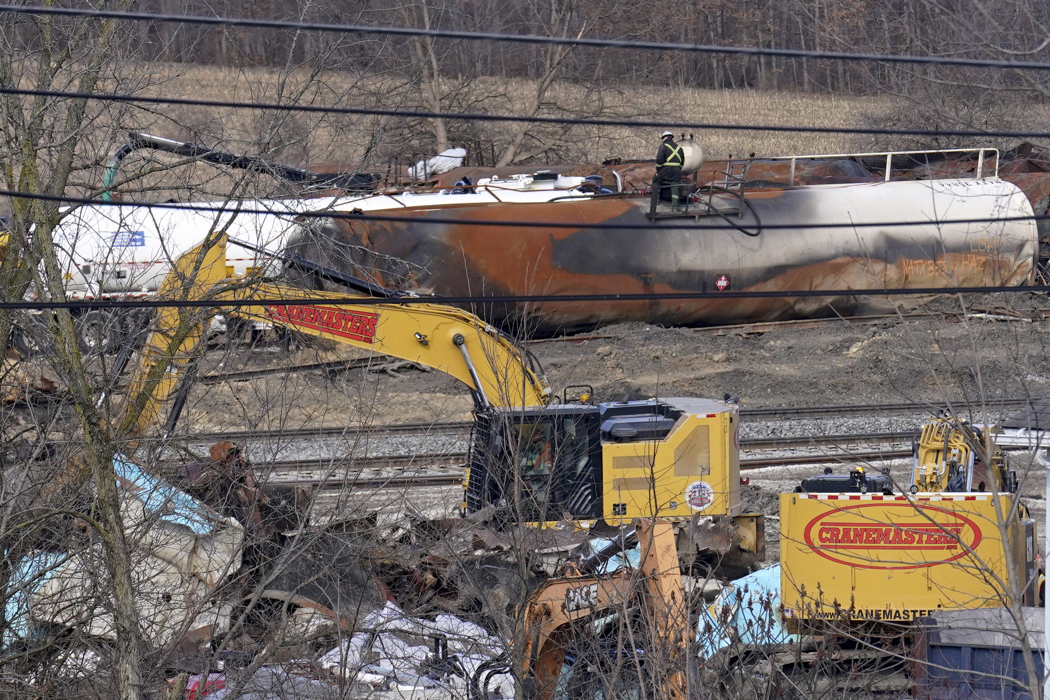 EPA orders Norfolk Southern to pay for train crash clean-up