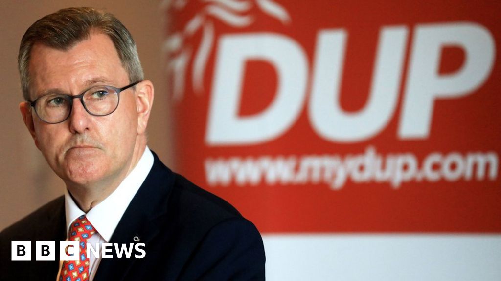 Stormont: DUP leader Sir Jeffrey Donaldson to brief members on possible deal