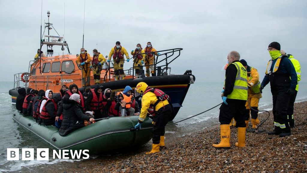 Rishi Sunak to end asylum claims from small boat arrivals