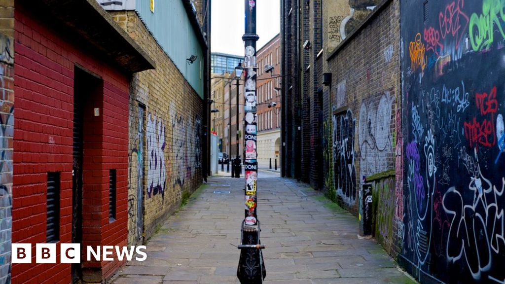 Rishi Sunak promises anti-social behaviour crackdown