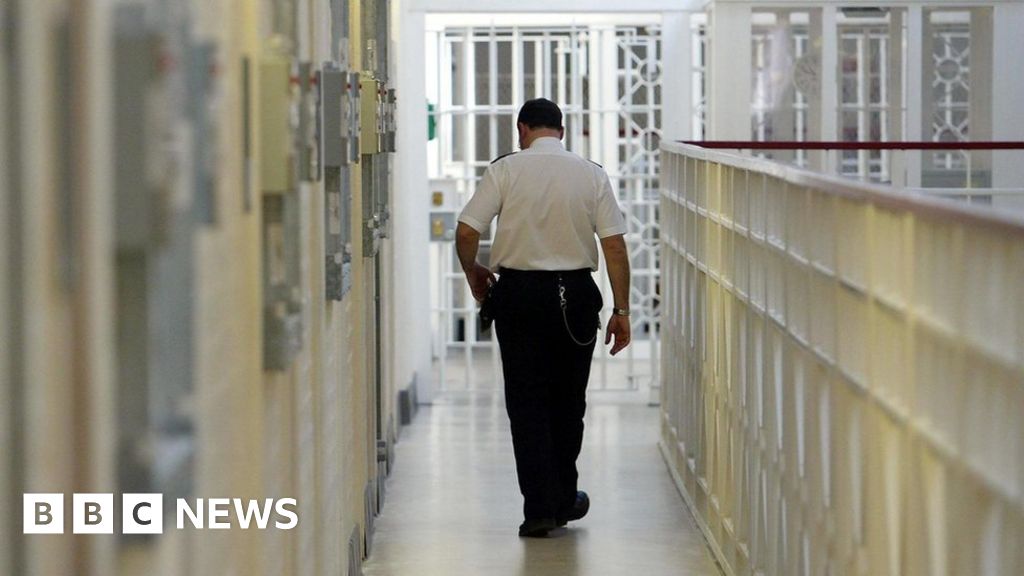 Ministers can veto prisoners' parole in Victims and Prisoners Bill