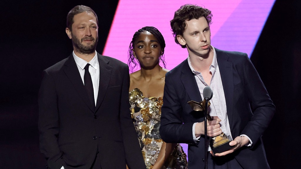 The Bear Wins Spirit Award for Best New Scripted Series – The Hollywood Reporter