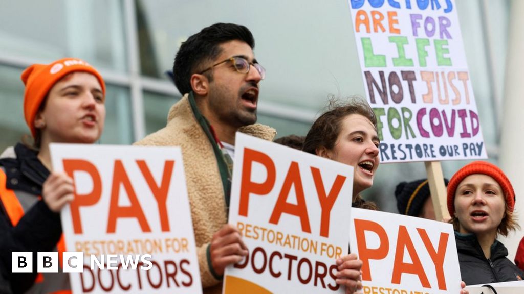 Junior doctor strike: Union's pay demands unrealistic, says Steve Barclay