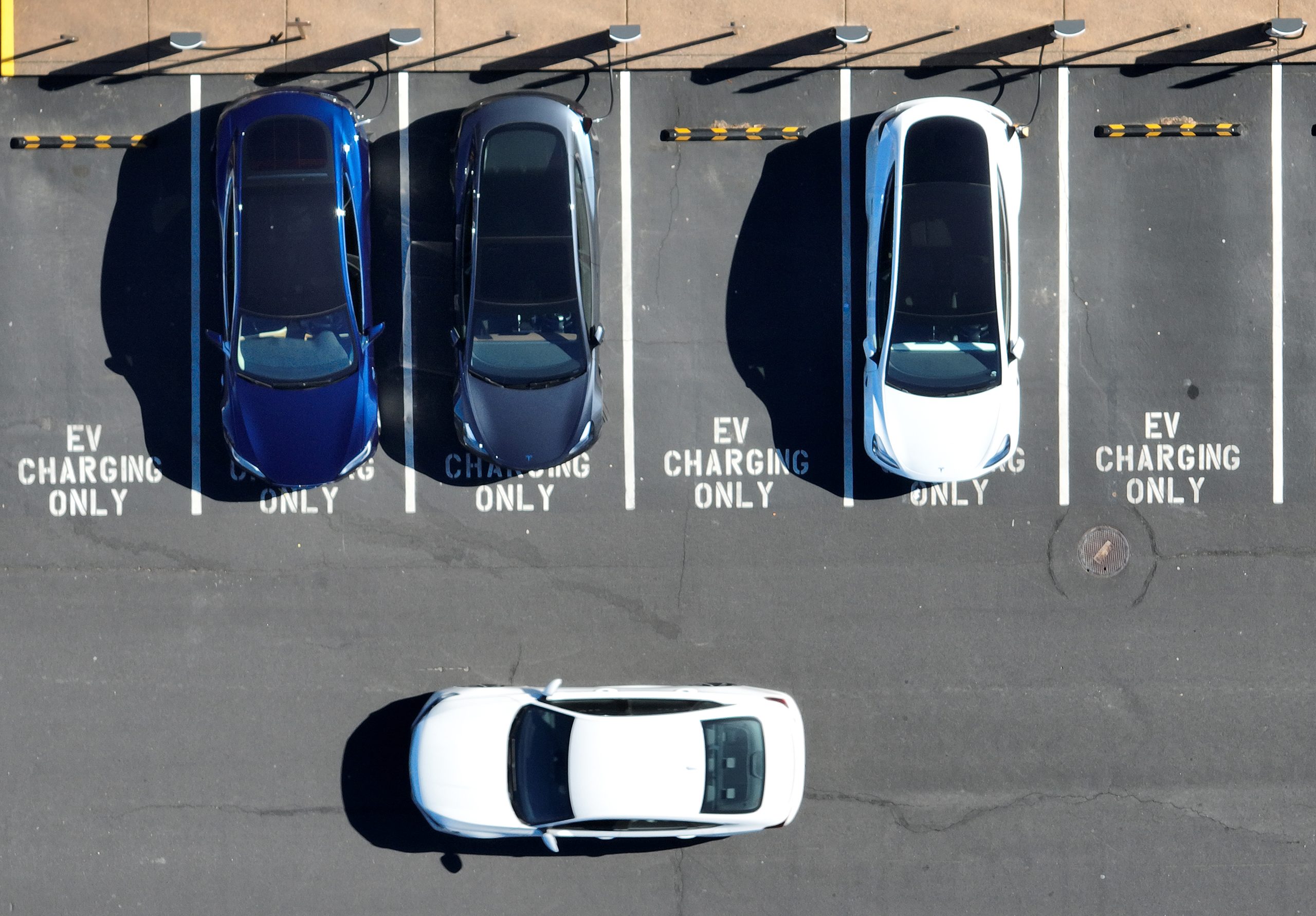 Why America’s EV chargers keep breaking