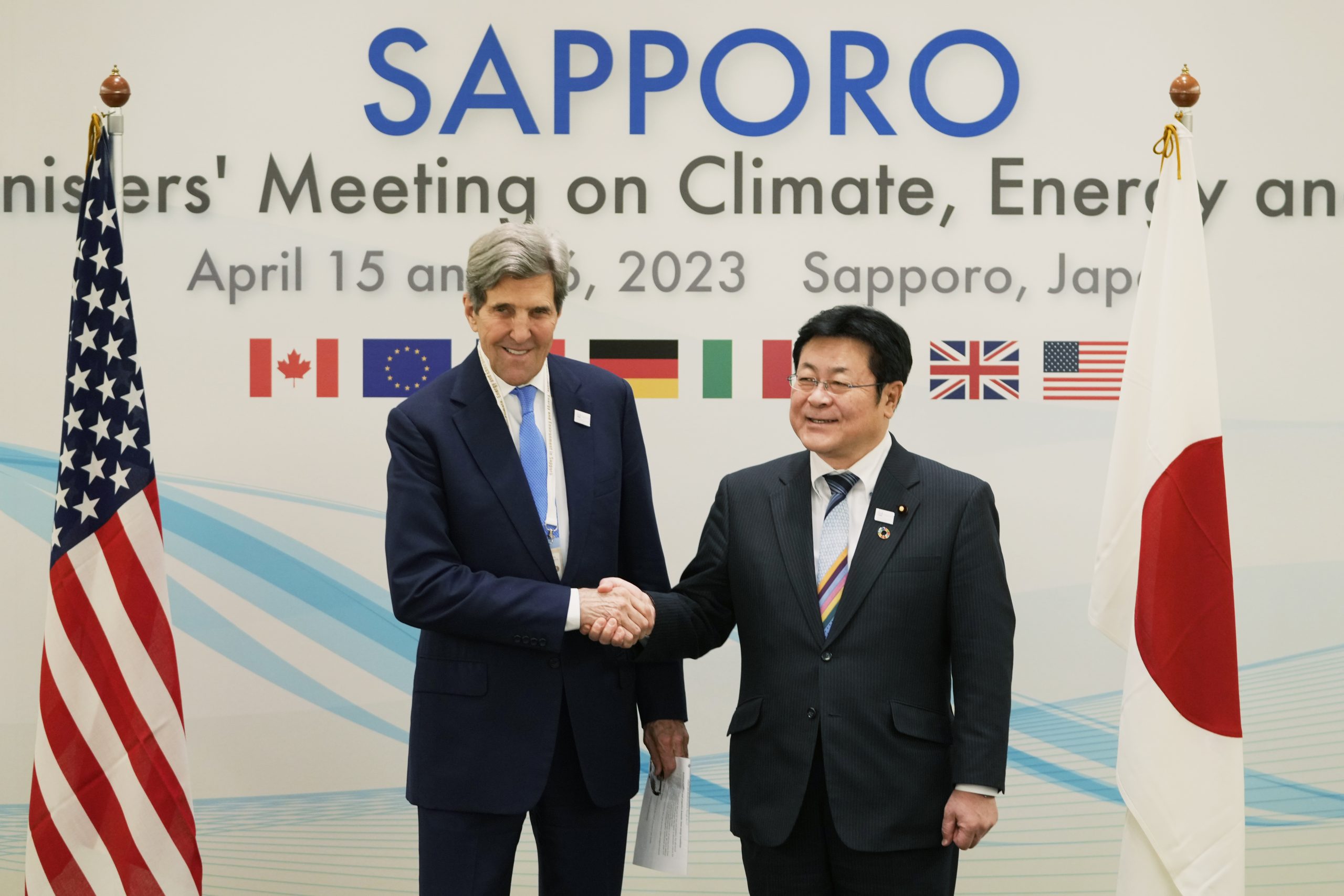 Climate envoy Kerry: No rolling back clean energy transition