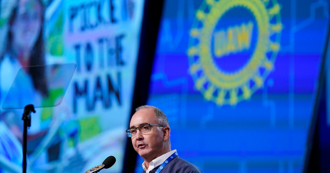 United Auto Workers Hold Off on Backing Biden, for Now