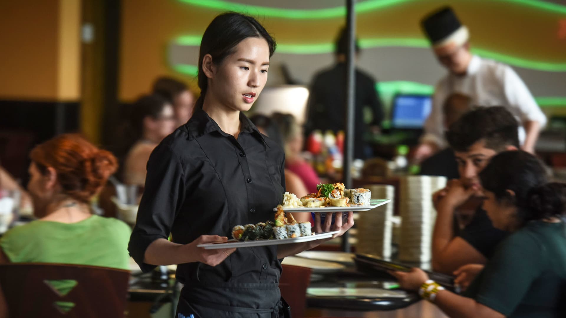 Restaurants see strong summer sales, while consumers fear inflation