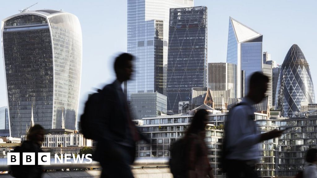 IMF expects UK economy to avoid recession