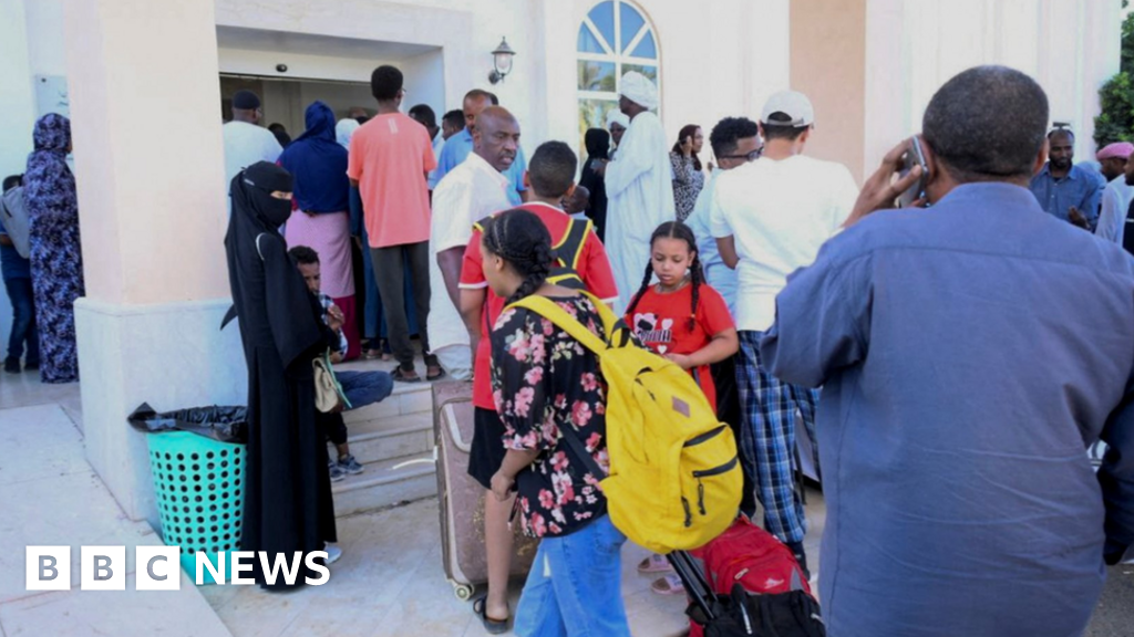 Sudan: Final UK evacuation flights depart