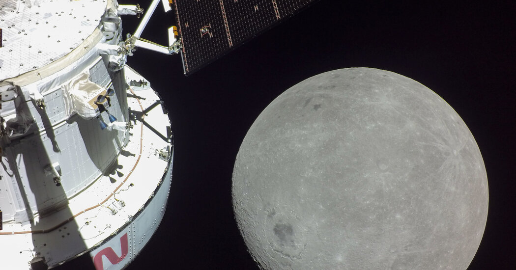 NASA Picks Blue Origin-Led Group to Build Moon Lander for Artemis V Mission