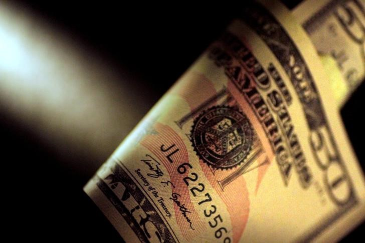 Asia FX dips amid Fed uncertainty, dollar set for strong week By Investing.com