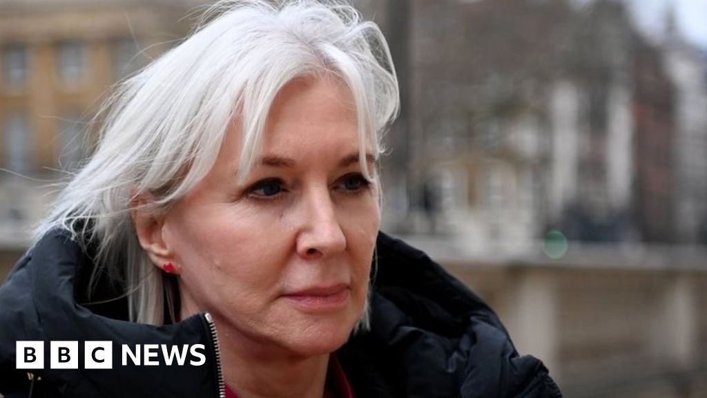Nadine Dorries delays resignation until peerage information is released