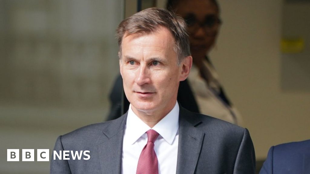 Isolating sooner could have avoided first lockdown – Hunt