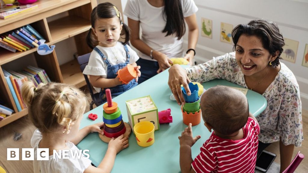 Nursery closures threaten free childcare pledge, sector warns