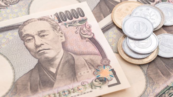 Yen Strengthens Ahead of Japanese CPI Report