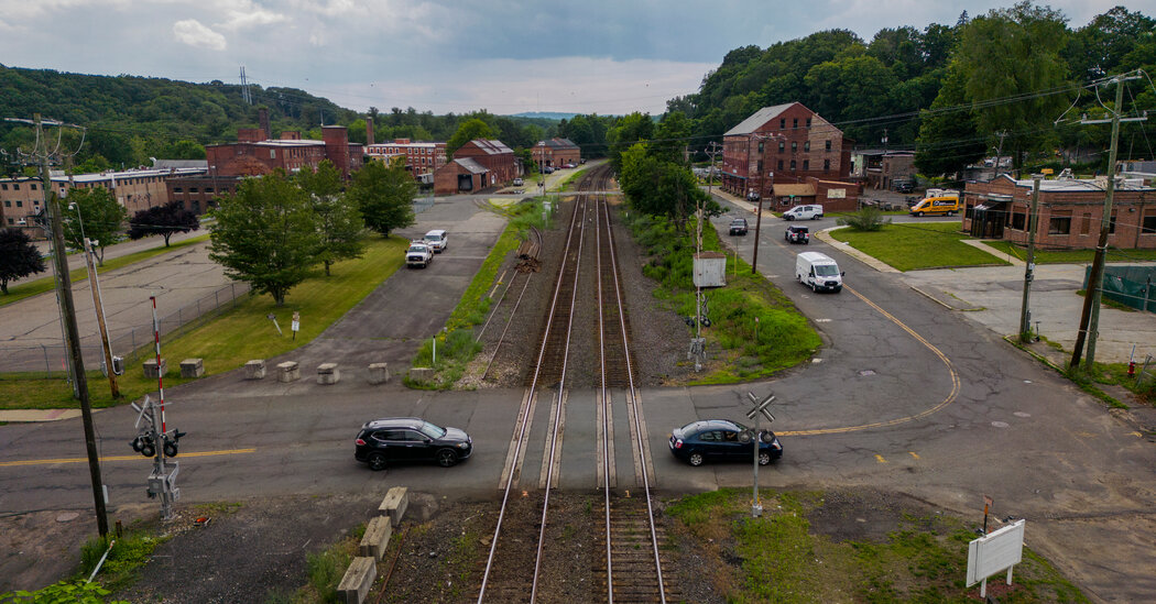 When Trains Block a Road, Local Officials Have Few Options