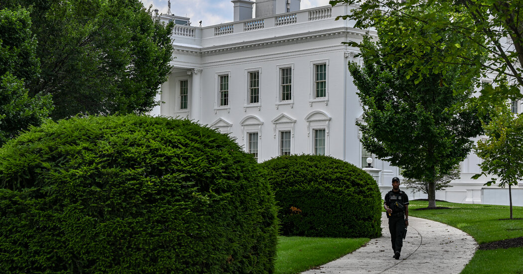 Secret Service Investigating Who Brought Cocaine Into the White House