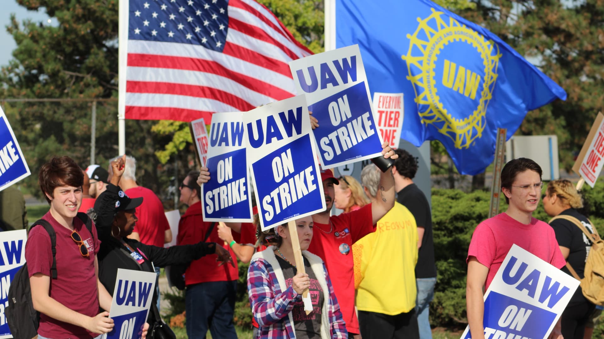 UAW opens auto contract negotiating with GM, Ford and Stellantis