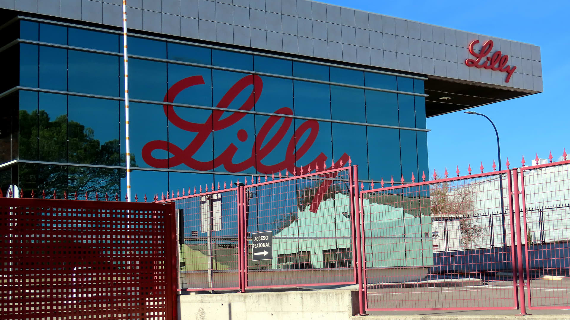 Eli Lilly expects FDA decision on donanemab by year-end